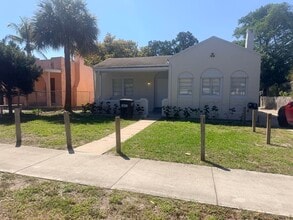Building Photo - 504 El Prado
