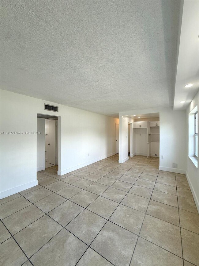Building Photo - 3100 W Flagler St