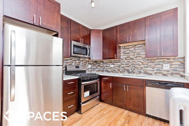 Foto del edificio - 3137 W Lawrence Ave