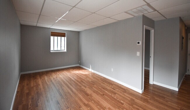 Sala de estar - 549 E 4th St