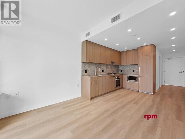 Photo du bâtiment - 626-2626 Claremont St