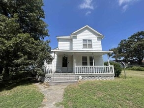 Building Photo - 1712 E Broadway St
