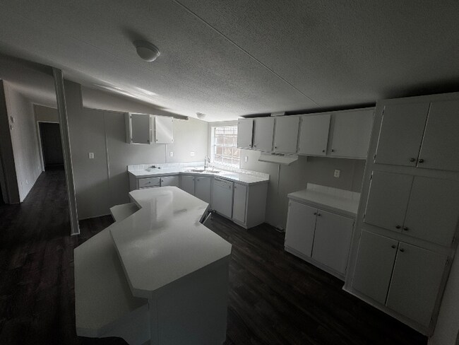 Foto del edificio - 151 Fox Meadow Dr