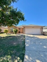 Building Photo - 1211 Henry Ln