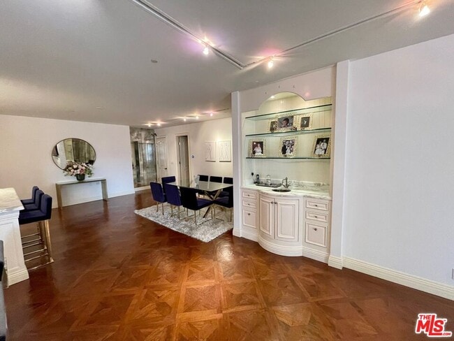 Foto del edificio - 10660 Wilshire Blvd