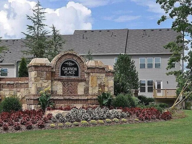 Foto del edificio - 1343 Elderwood Way