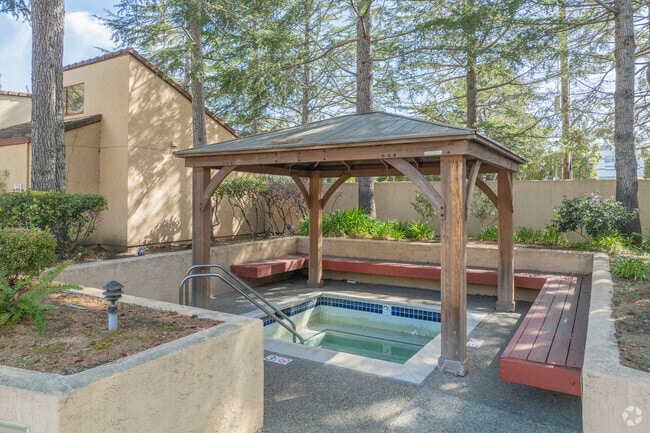 Hot Tub - Canyon Oaks