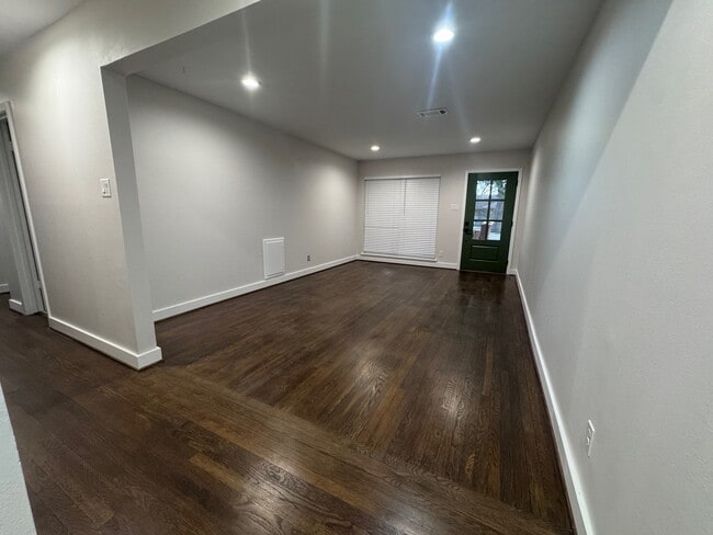 Building Photo - 5518 McKnight St