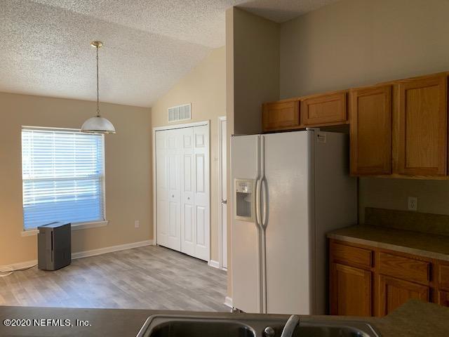 Foto del edificio - 2365 Creekfront Dr