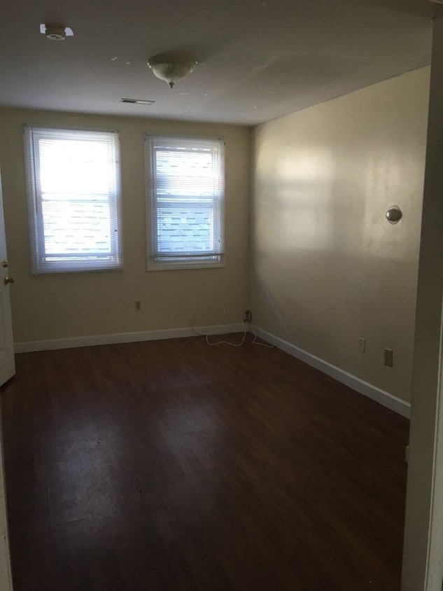 Primary Photo - 248 Lombard St