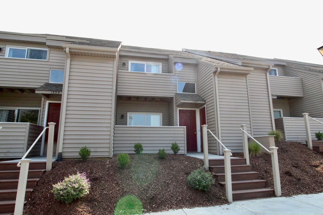 Photo - 1337 Bradley Drive