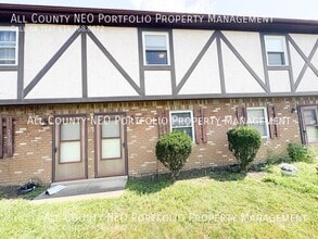 Building Photo - 2712 Brianlane Blvd