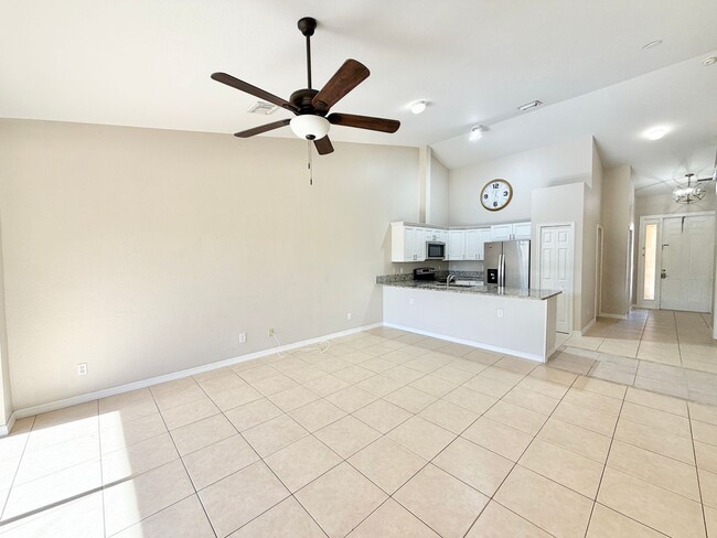 Foto del edificio - David Bock (5220 28th Pl SW)