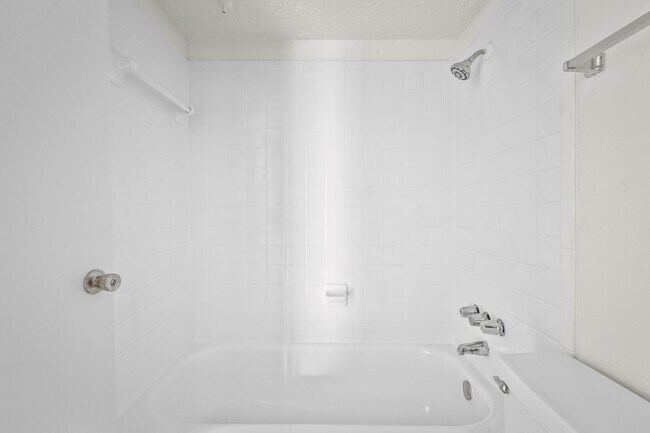 Building Photo - Residences at the Med