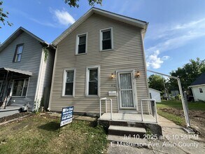 Building Photo - 512 E Masterson Ave