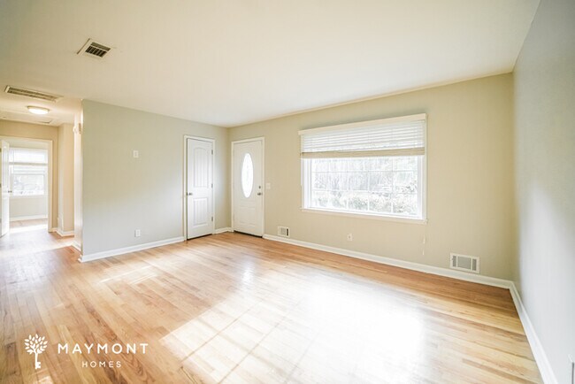 Foto del edificio - 6197 Castlewood Dr