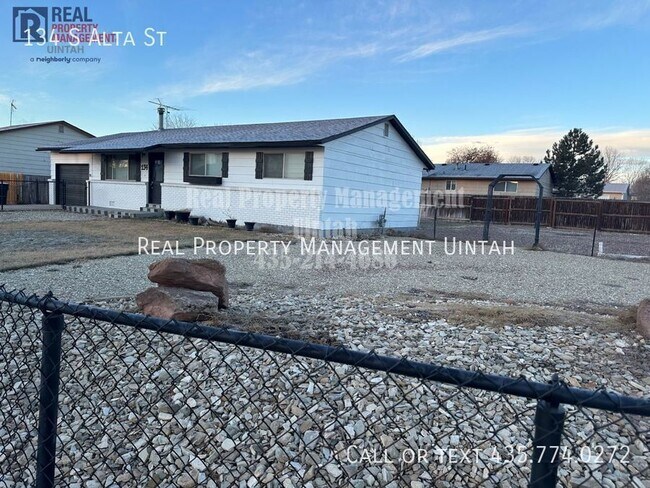 Building Photo - 3 Bedroom 1 bathroom Home