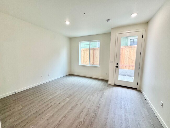 Foto del edificio - *1 MONTH FREE RENT* A 2bd/2bath Modern Tow...