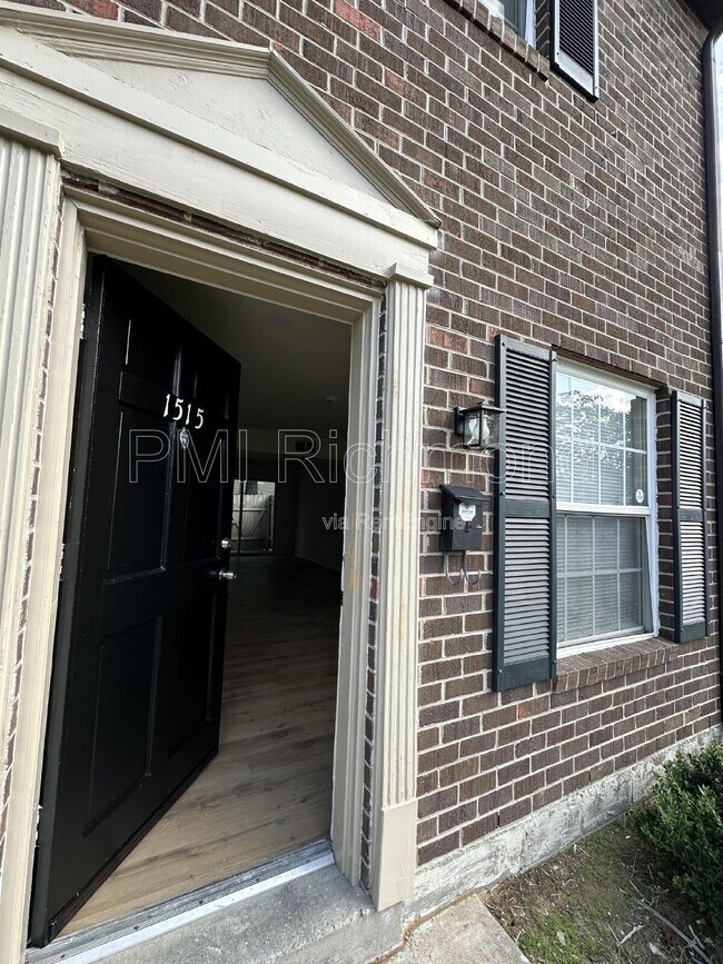 Foto del edificio - 1515 Stowmarket Ct