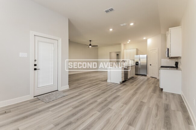 Foto del edificio - 2121 Meadow Dr