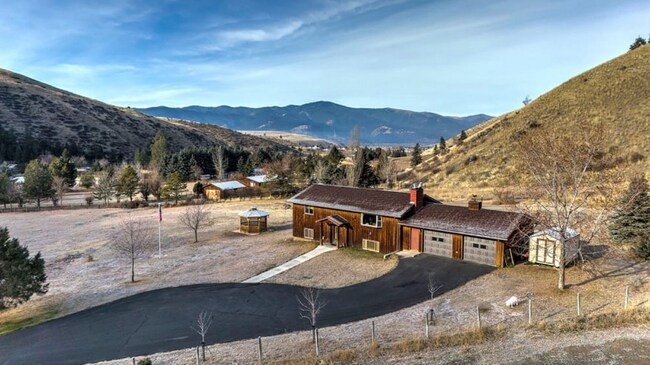 Building Photo - 9336 Miller Creek Rd