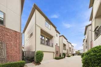 Building Photo - 2422 Langston St