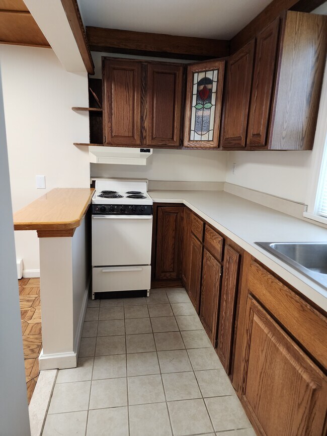Building Photo - 838 Osgood St