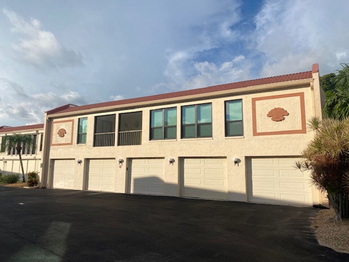 Primary Photo - 3 bedroom 2 bathroom condo in Cape Coral