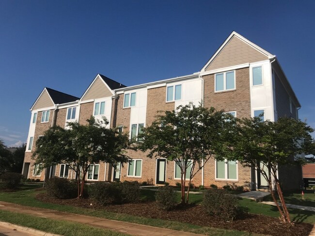 Building Photo - 2620 Wolf Cub Ct