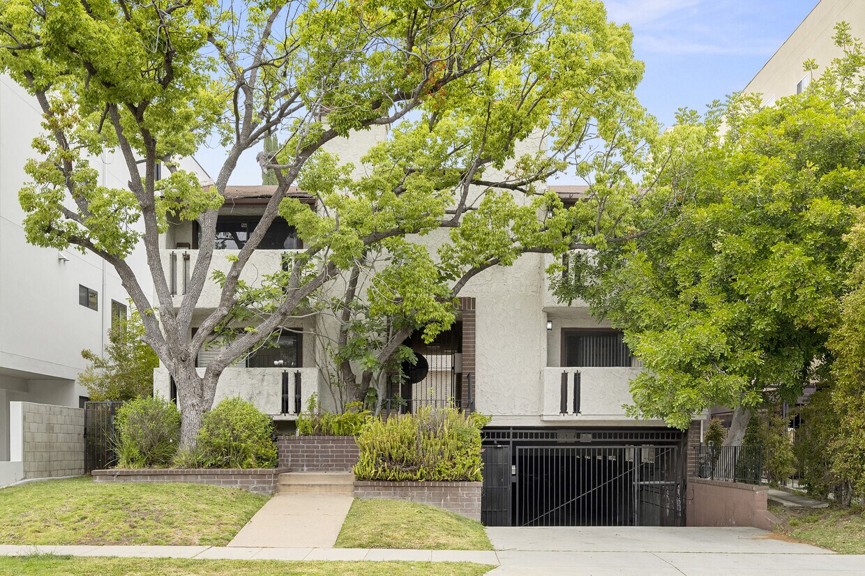 Foto principal - 1916 Overland Ave