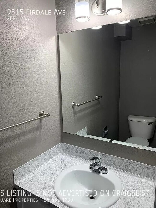 Building Photo - Available Now! Updated Townhomes in Edmond...