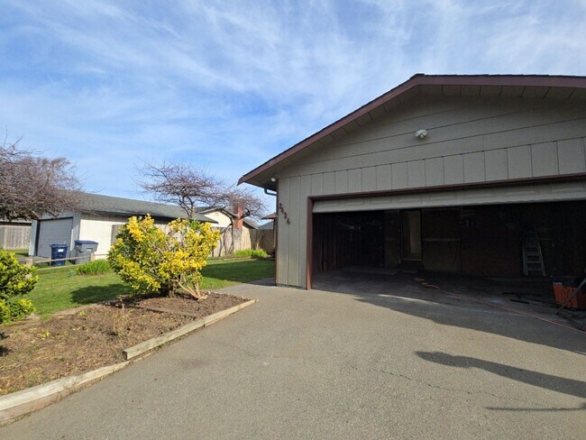 Foto del edificio - Remodeled 3BD/2A Arcata home close to parks, Arcata Plaza!