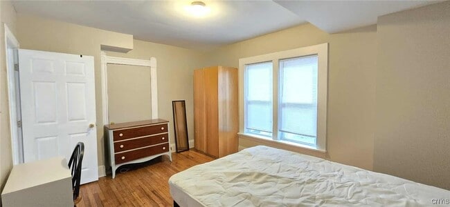 Foto del edificio - 50 Lincoln Ave