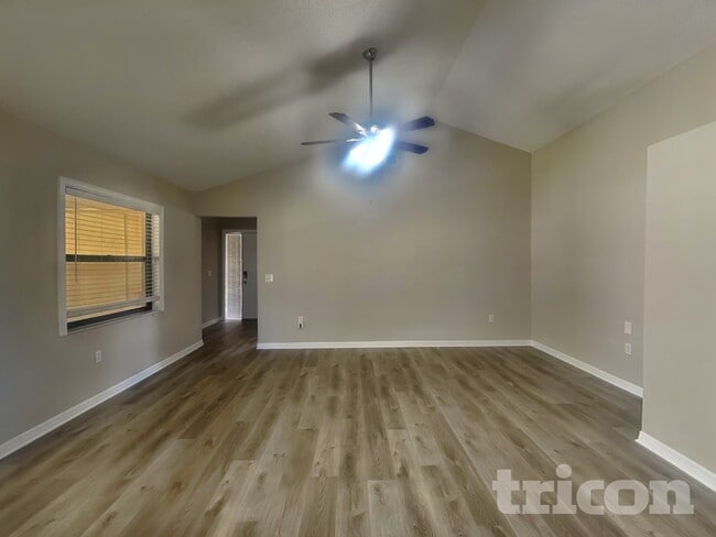 Building Photo - 352 N Fork Pl