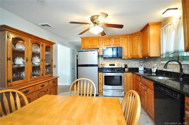 Foto del edificio - 162 Townsend Ave