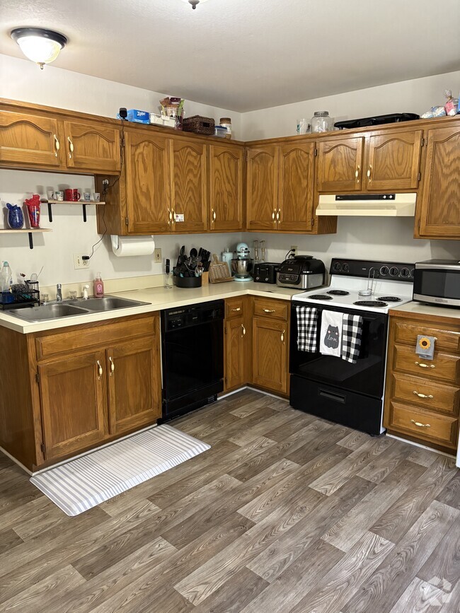 Building Photo - 602 Countryside Dr