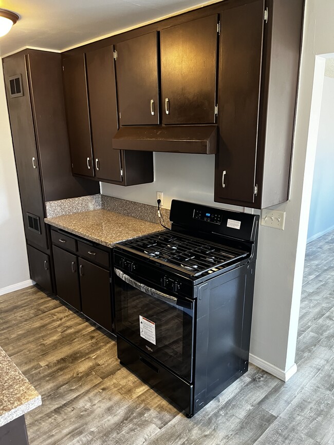 Building Photo - 783 Karesh Ave