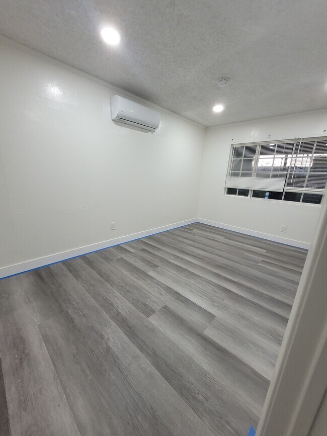 Foto del edificio - 10918 Acacia Ave