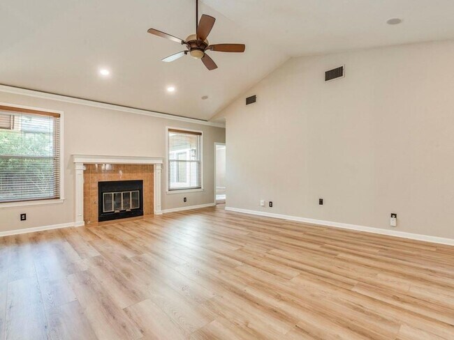 Foto del edificio - 808 Timber Trail