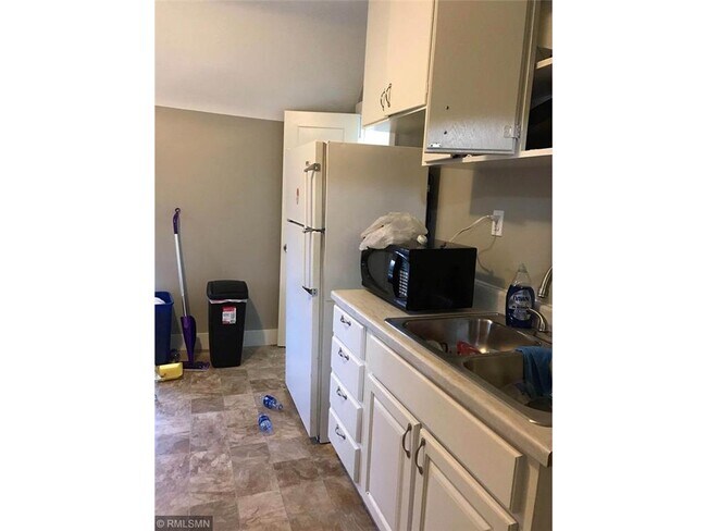 Foto del edificio - 339 Jessamine Ave E