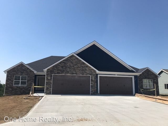 Primary Photo - 11660 Ridgeway Ct