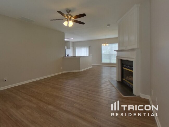 Foto del edificio - 2416 Deberry Ct