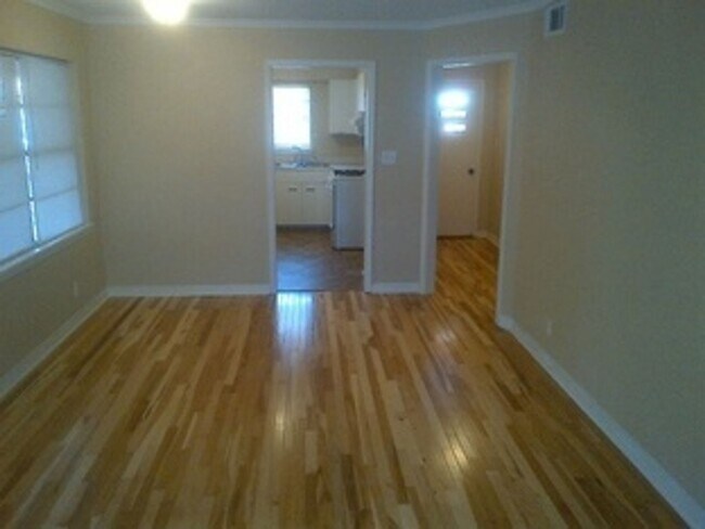 Foto del edificio - NEW PRICE & $500 OFF FIRST MONTH'S RENT SU...