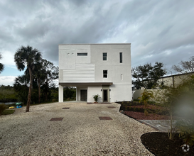 Building Photo - 11661 Upper Manatee River Rd