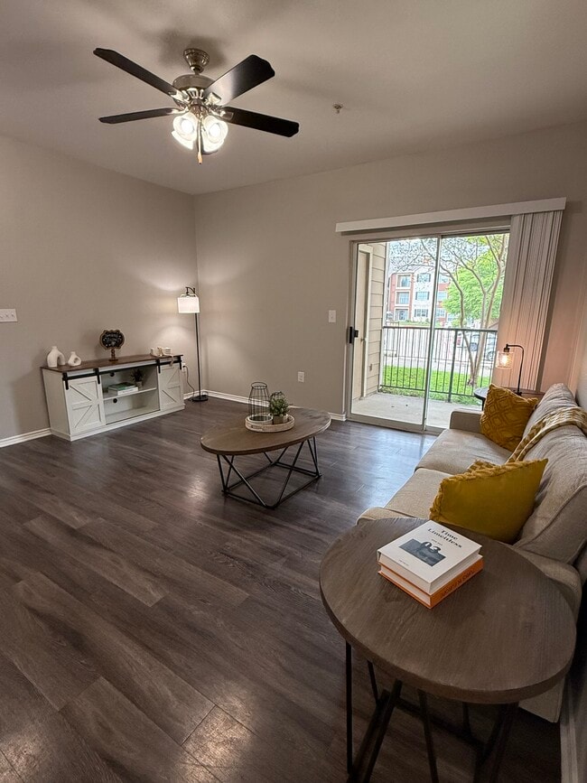 Building Photo - Bellwood Apartments