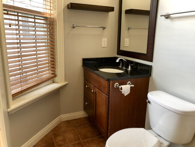 Master bathroom - 2243 N Pennsylvania St