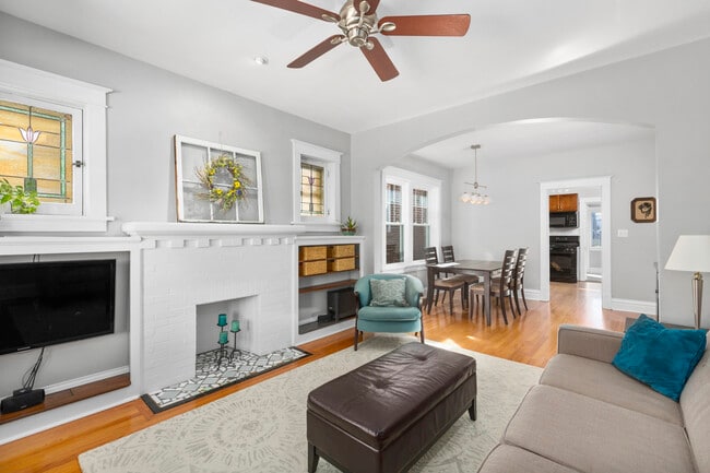 Building Photo - 5504 Itaska St