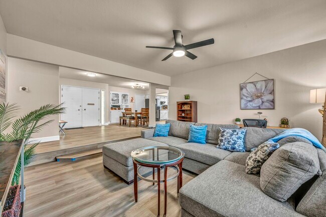 Building Photo - 1490 Foster Dr