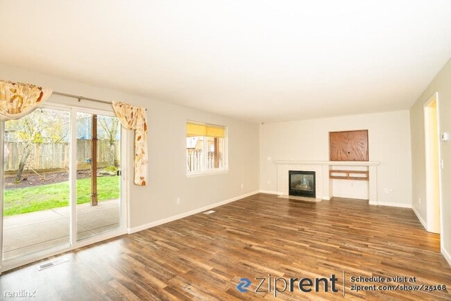 Building Photo - 4 br, 2.5 bath House - 416 SE 10th St, Tro...