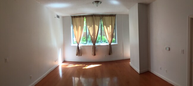 Foto del edificio - 1020 N Highland St